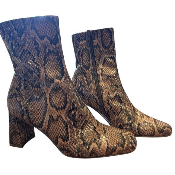 Revolve Steve Madden Harli Ankle Boot in Snake NWOT - Picture 6 of 11